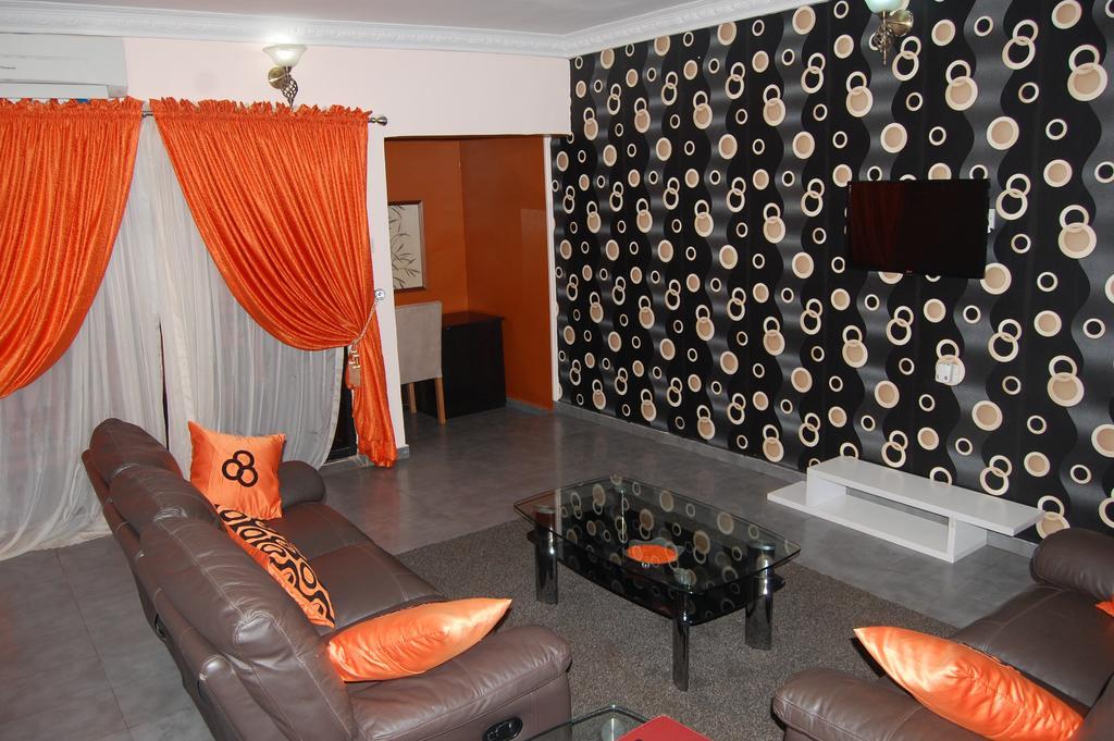 Hôtel Aaron'S Place à Enugu Extérieur photo