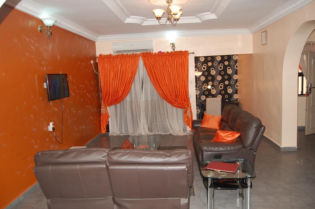 Hôtel Aaron'S Place à Enugu Extérieur photo