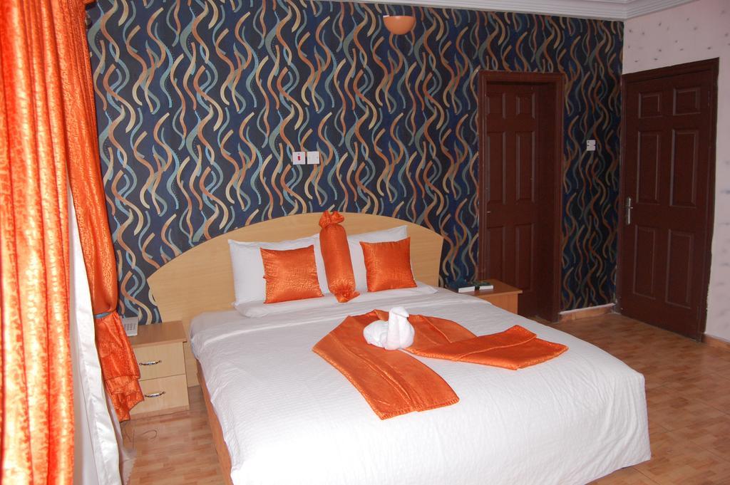 Hôtel Aaron'S Place à Enugu Extérieur photo